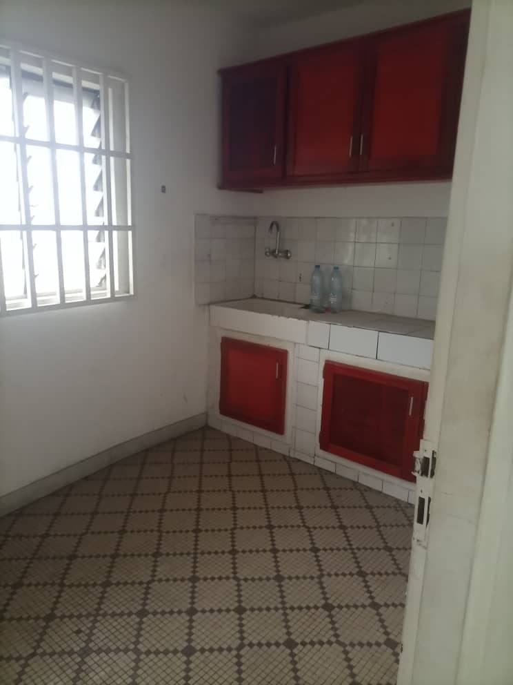 Villa — Douala 2