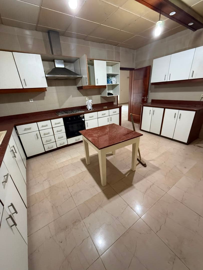 Villa — Douala 3