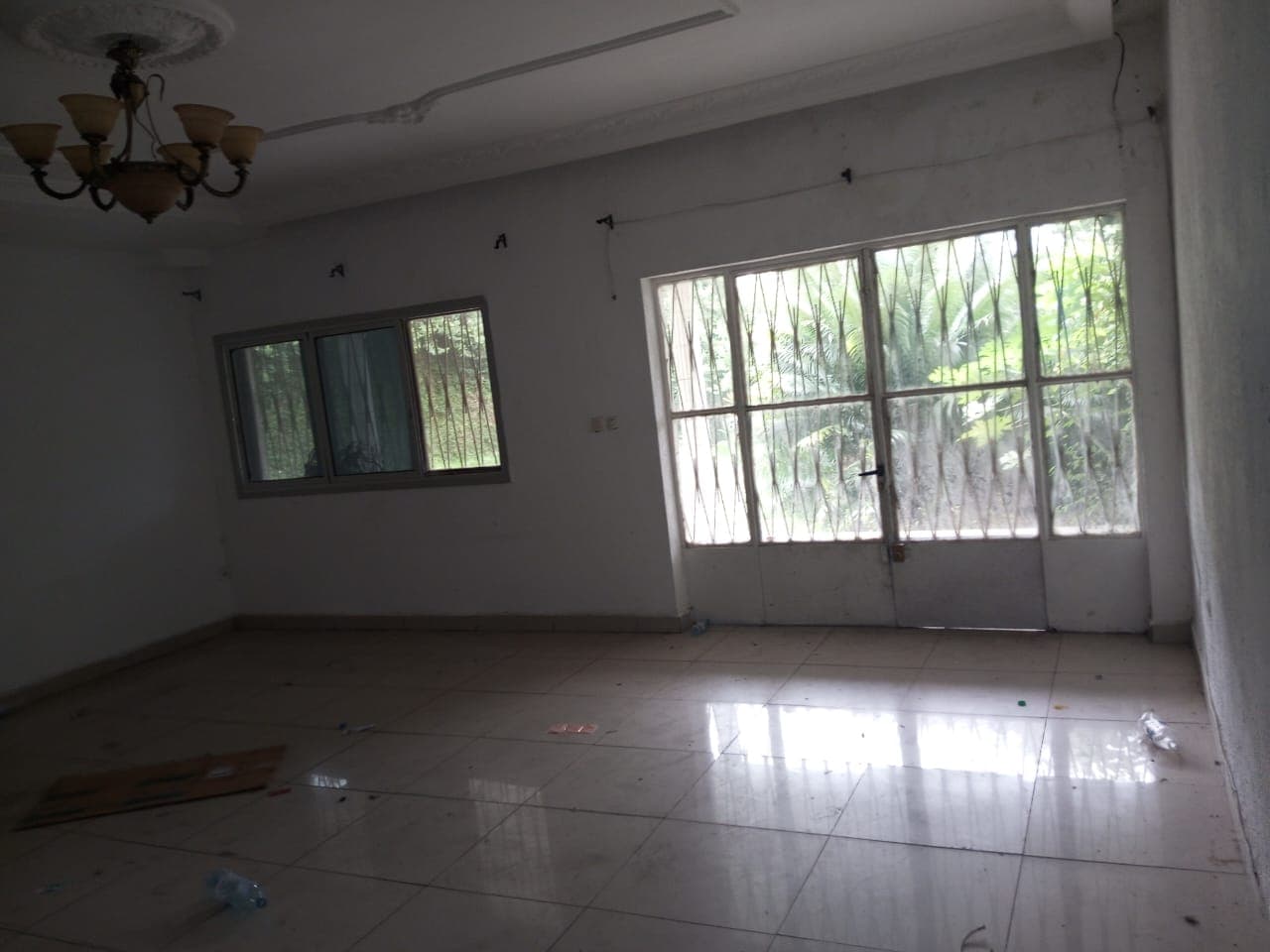 Villa — Douala 4